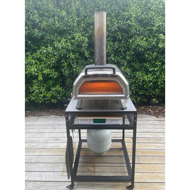 Outdoor pizza store oven table