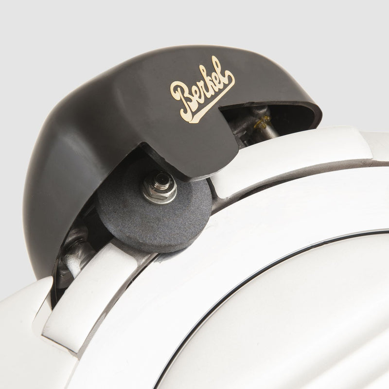 Load image into Gallery viewer, Berkel Red Line 250 - Red
